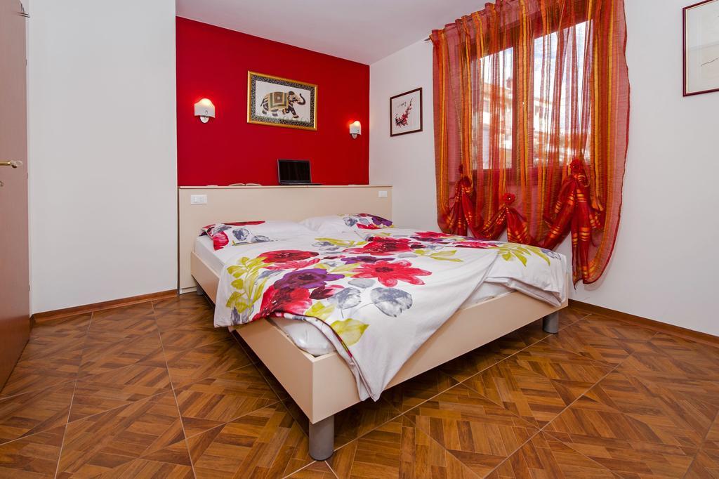 Apartments And Rooms Villa Dea Adults Only Rovinj Exterior foto