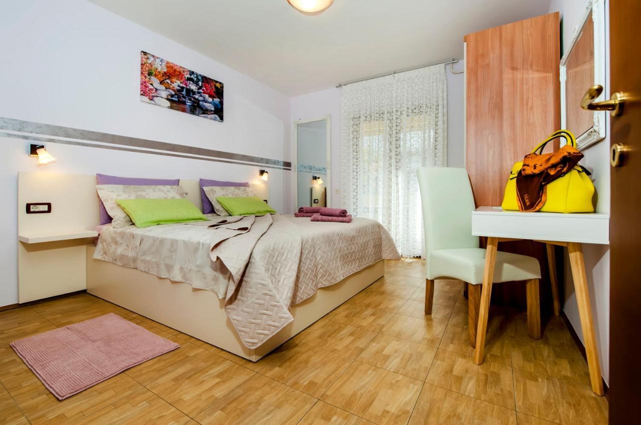Apartments And Rooms Villa Dea Adults Only Rovinj Habitación foto